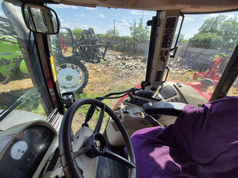 MASSEY FERGUSON 5613 DYNA4 [6]
