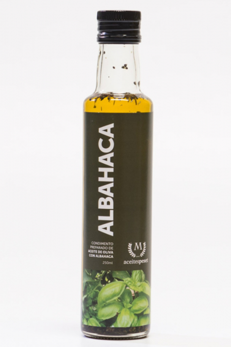 Ulei de masline extra virgin infuzat cu busuioc. [1]