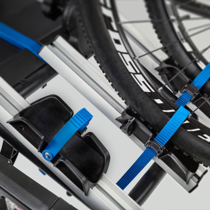 Suport pentru 3 biciclete, Cruz Pivot R3 940-512, cu prindere pe carligul de remorcare, 13 pini [6]