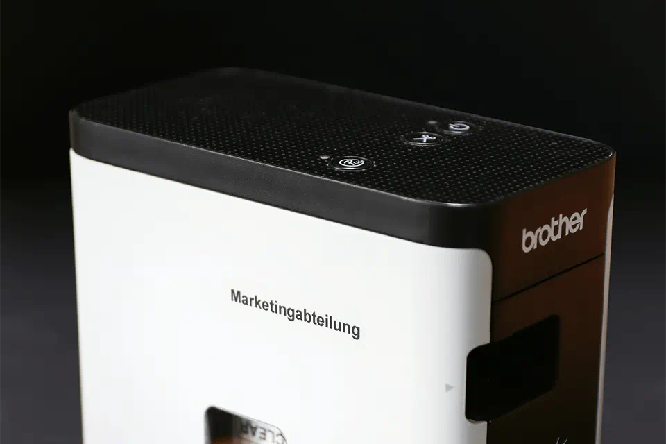 Banda laminata/puternic adeziva 9mm/8m negru/transparent [4]