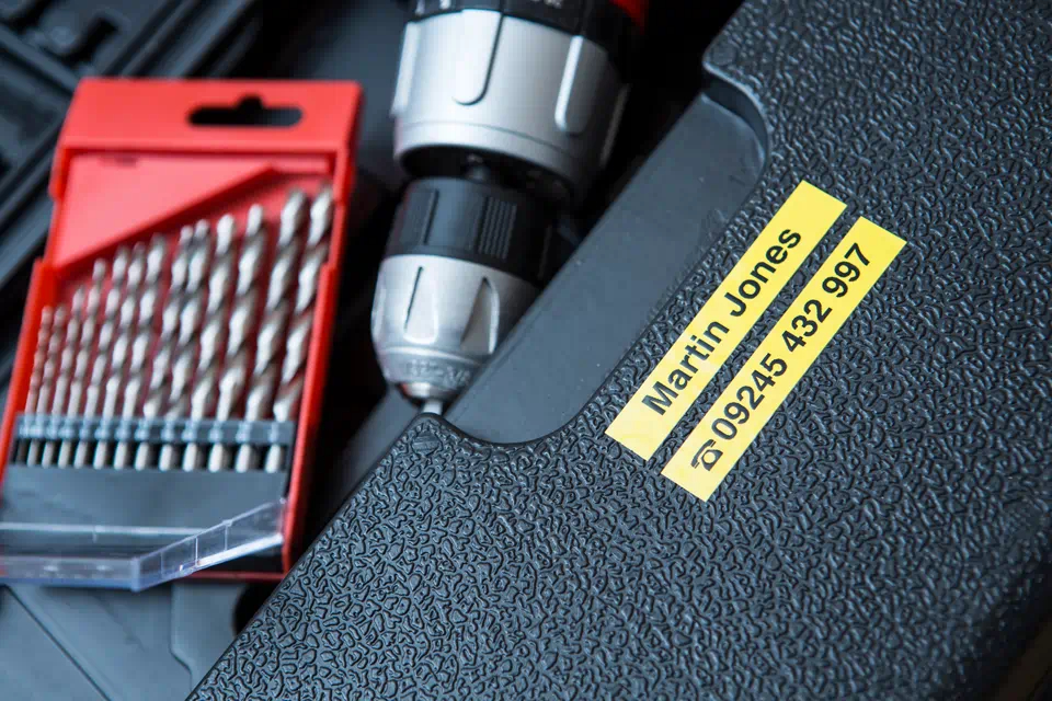 Banda Etichete Brother TZeS621, Laminată, Negru pe Galben, 9mm/8m [4]