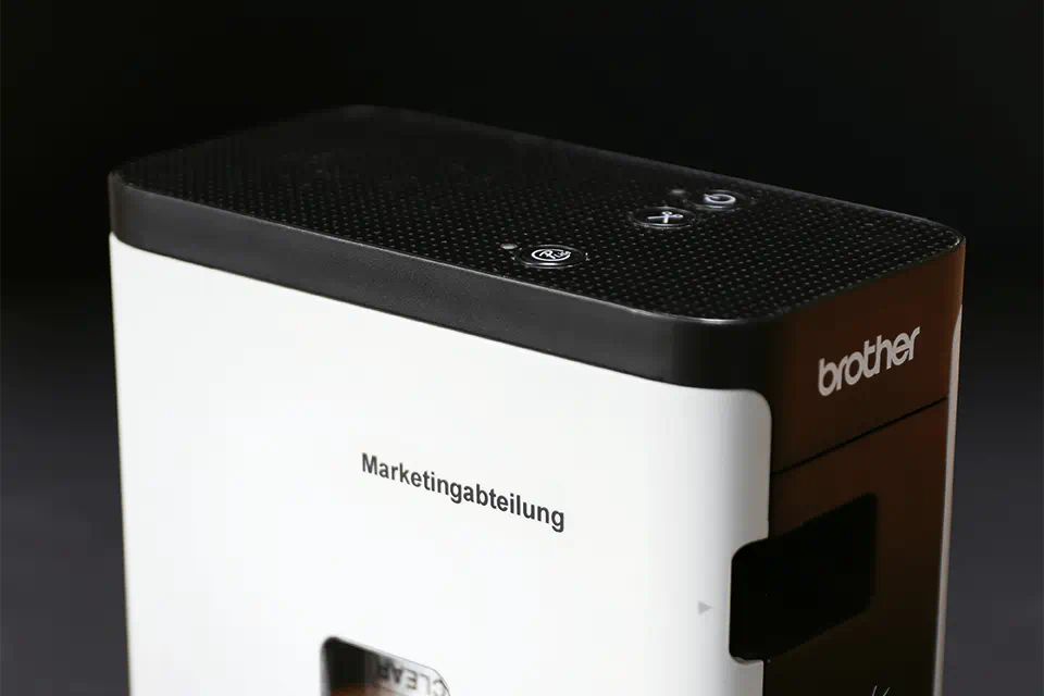 Banda Etichete Brother TZe121, Laminată, Negru pe Alb, 9mm/8m [4]