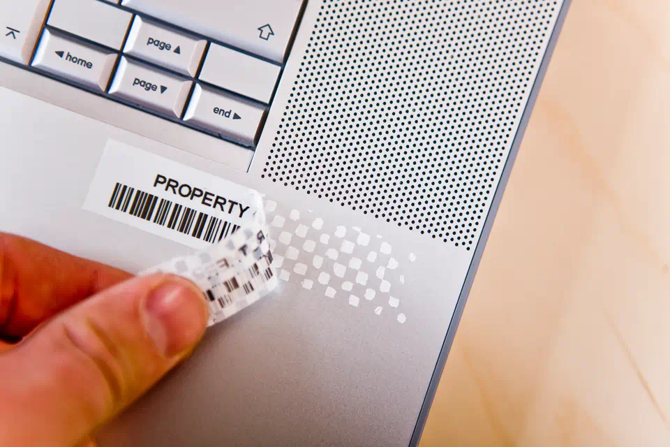 Banda De Securitate Brother TZeSE4, Laminată, Negru pe Alb, 18mm/8m [4]