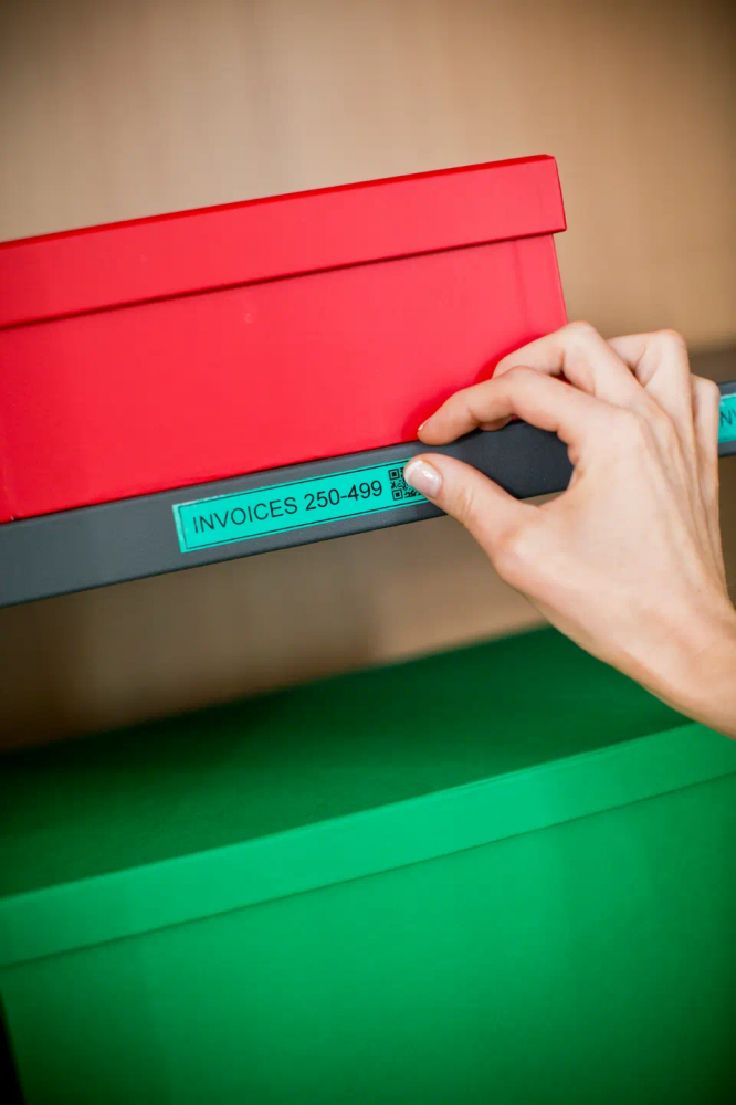 Banda Etichete Brother TZe741, Laminată, Negru pe Verde, 18mm/8m [4]