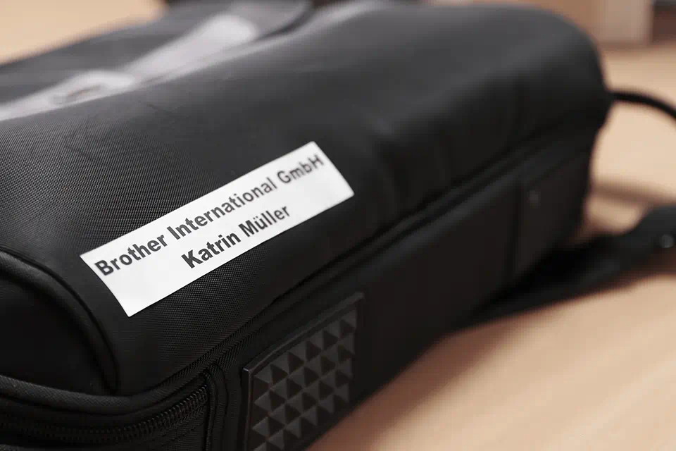 Banda Etichete Brother TZeM951, Laminata, Negru pe Gri Mata, 24mm/8m [4]