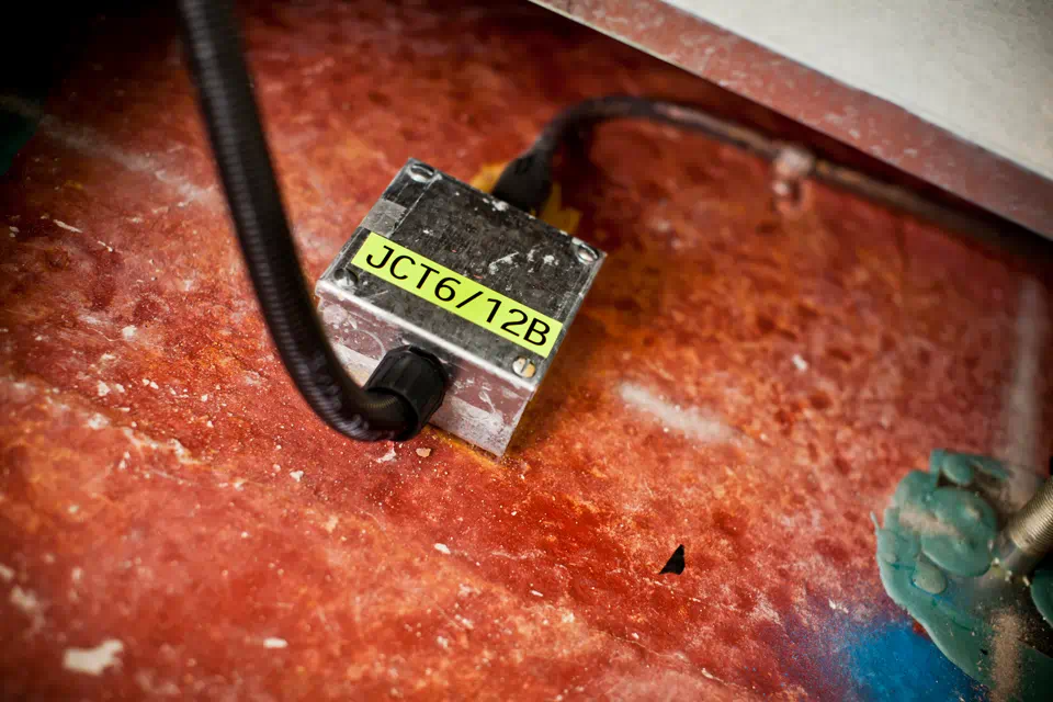 Brother TZC31 12mm BLACK ON FLUO. YELLOW [3]