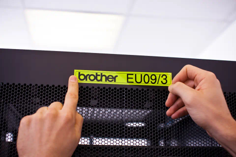 Banda Etichete Brother TZeC51, Laminată, Negru pe Galben Fluorescent, 24mm/5m [3]