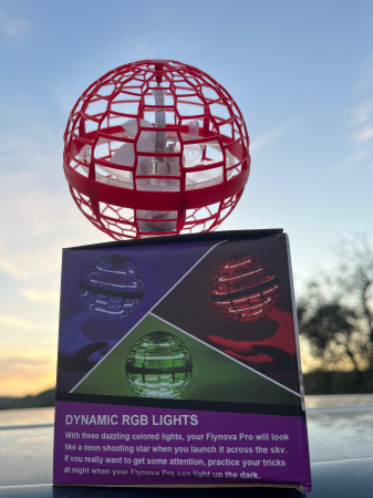 Jucarii - Minge zburatoare cu LED, tip drona, Flynova Pro, incarcare USB, cu controller