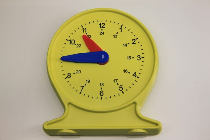 Ceas demonstrativ (diametrul 10 cm) [3]