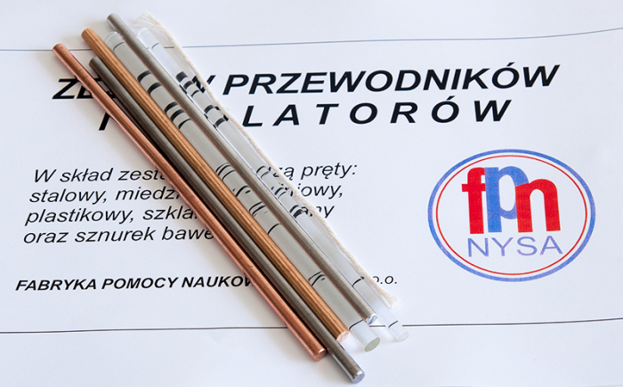 Un set de conductori și izolatori [2]