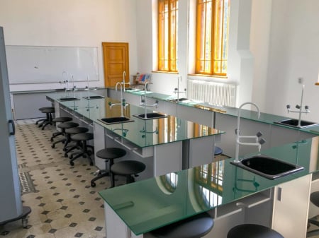 Masa pentru laboratorul de chimie MODEL 1 (pentru 4 pers) [4]