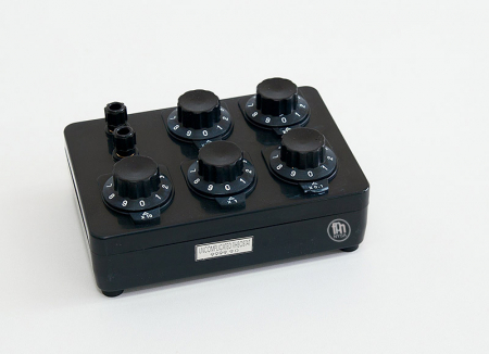 Rezistor decadal 9999,9 Ohm [1]