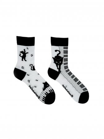 Sosete colorate - Șosetele Tale Desperecheate Alb-Negru pentru un Look Muzical și Jucăus