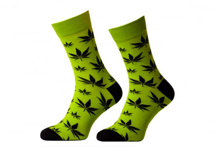 Sosete colorate lungi - Sosete colorate cu frunze de cannabis