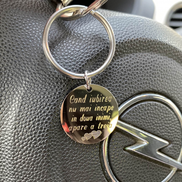 Breloc Gravat Personalizat cu Banut 25 Mm, Gravura Text – Cand Iubirea [3]