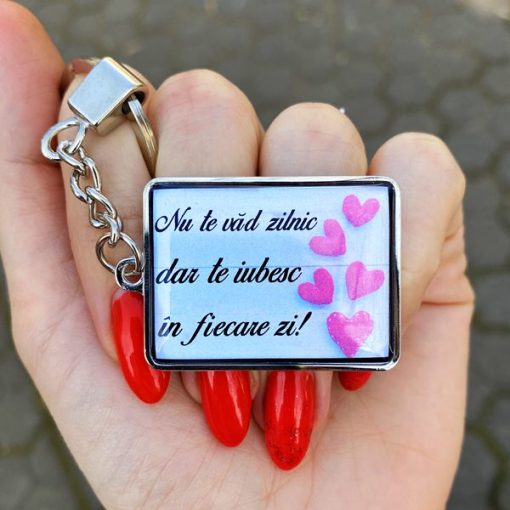 Breloc Pentru Cupluri Personalizat cu Mesaj – Nu Te Vad Zilnic Dar Te Iubesc In Fiecare Zi! [1]
