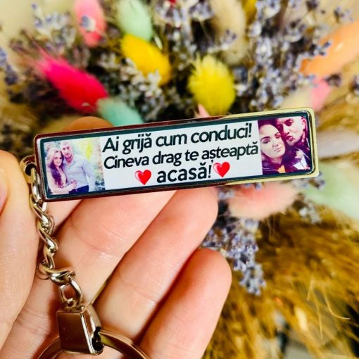 Breloc Personalizat cu 2 Poze si Mesaj – Ai Grija Cum Conduci! Cineva Drag Te Asteapta Acasa! [4]