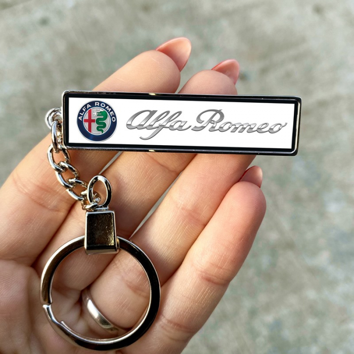 Breloc personalizat cu marca masinii – ALFA ROMEO [2]