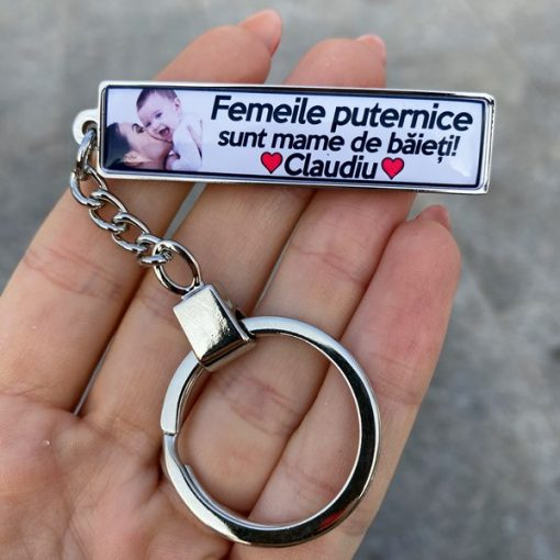 Breloc Personalizat cu Nume, Poza si Mesaj – Femeile Puternice sunt Mame de Baieti! [2]