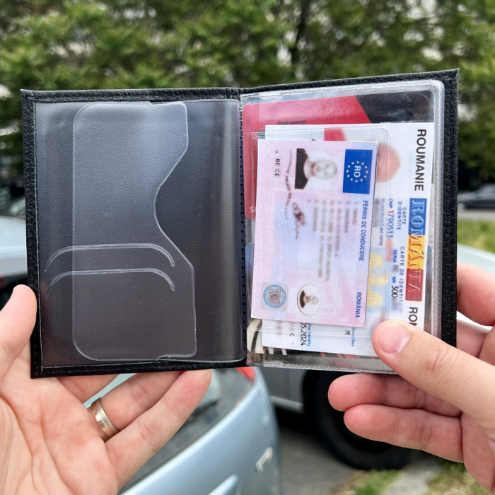 Pachet Port Acte din piele personalizat cu sigla masinii si breloc [2]