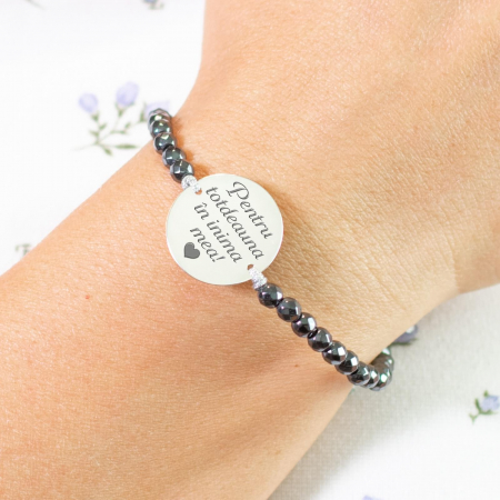 Cadouri personalizate pentru sefa - Bratara dama personalizata cu mesaj, cu bilute hematit si banut Argint (17 mm)