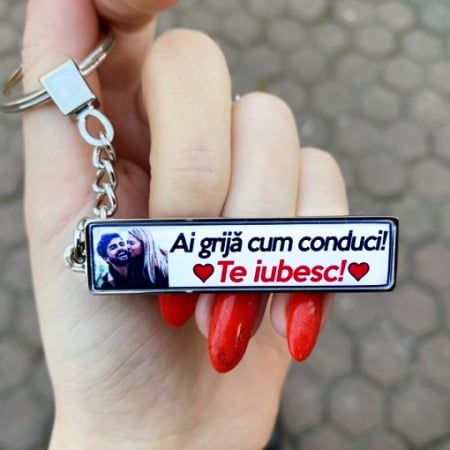 cadouri personalizate pentru sot - Breloc Ai Grija la Volan Personalizat cu Poza si Mesaj – Ai Grija Cum Conduci! Te Iubesc!