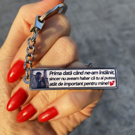Breloc personalizat cu poza si mesaj – Prima data [1]