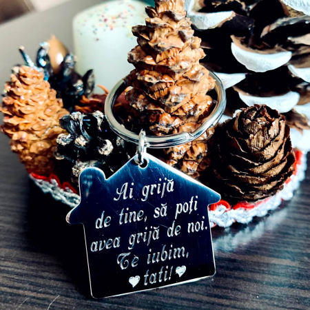 Breloc casuta 30 mm personalizat gravura cu mesaj [1]