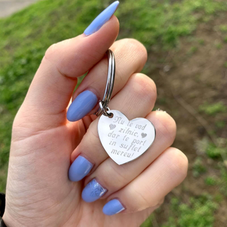 Breloc cu Mesaj Personalizat si Inimioara – Nu Te Vad Zilnic [2]