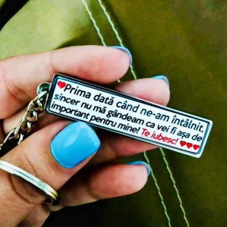 Breloc personalizat cu mesaj – Prima data cand ne-am intalnit [1]