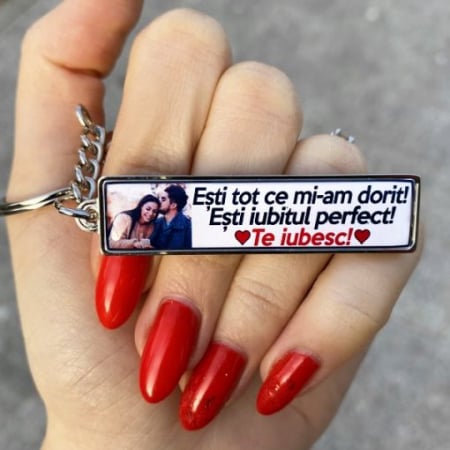 Cadouri personalizate de Paste - Breloc personalizat cu poza si mesaj – Esti tot ce mi-am dorit! Esti iubitul perfect! Te iubesc!