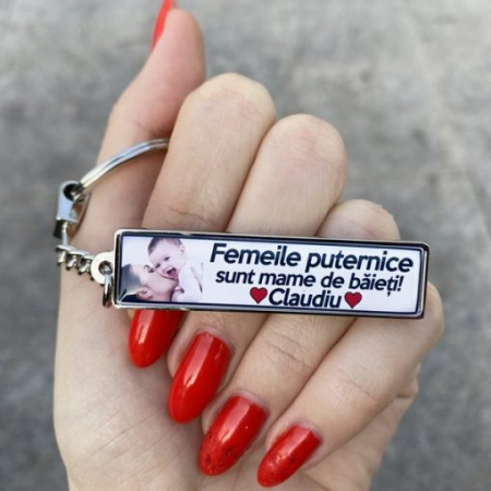 Breloc Personalizat cu Nume, Poza si Mesaj – Femeile Puternice sunt Mame de Baieti! [3]