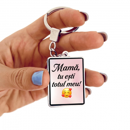 Cadouri pentru mama personalizate - Breloc personalizat -mama este totul