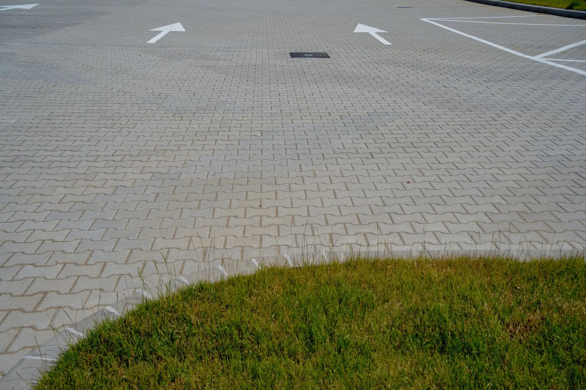 Pavaj autoblocant, cu cant, beton, gri, 20 x 16.5 x 6 cm [1]