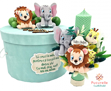 Trusou Botez - Trusou de botez personalizat pentru băieți  "Safari all" cu  figurine din fetru