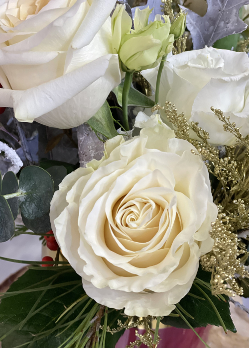 Aranjament de Craciun in vas ceramic cu amarilis, ilex si trandafiri [3]