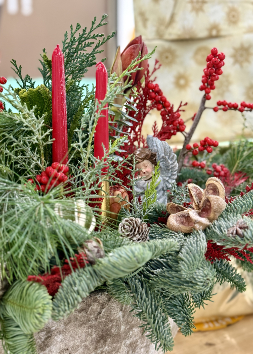 Aranjament de iarna festiv rosu cu lumanari [6]
