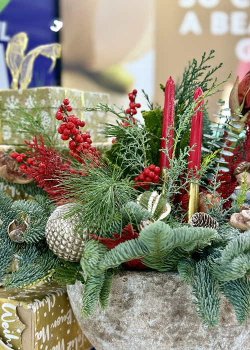 Aranjament de iarna festiv rosu cu lumanari [3]