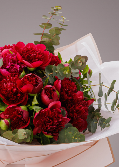 Buchet de bujori grena parfumati romanesti [3]