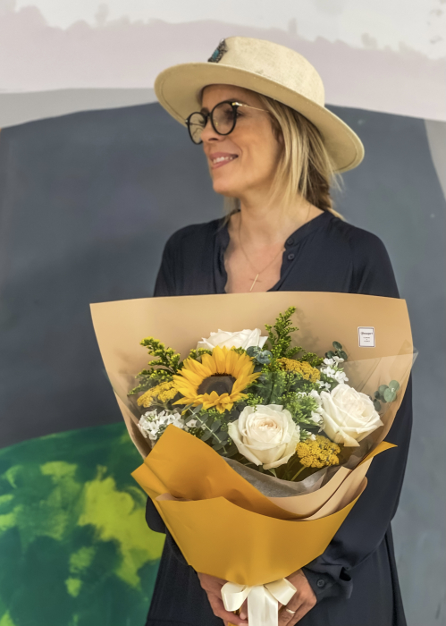 Buchet de flori Solar cu trandafiri si floarea soarelui [3]