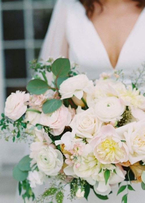 Buchet de mireasa Joy din bujori albi [2]