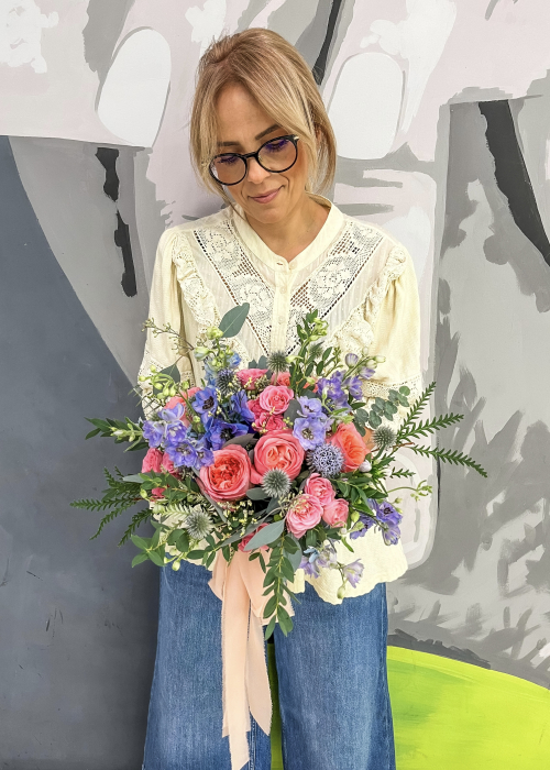 Buchet de nasa / cununie din trandafiri si delphinium [4]