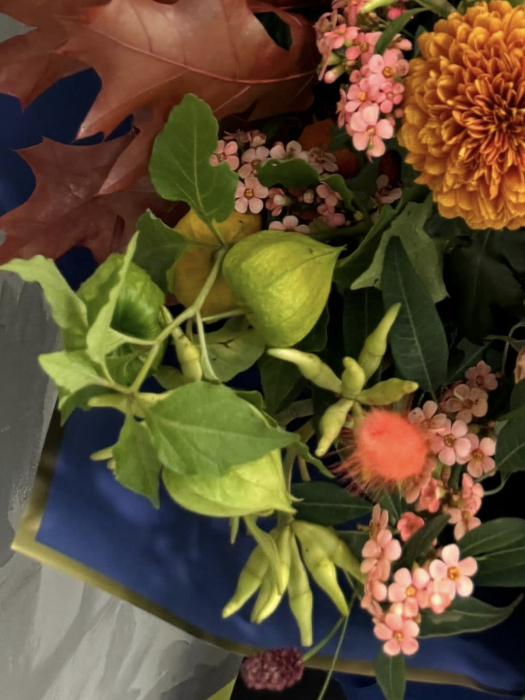 Buchet de toamna din crizanteme mov trandafiri dalii celosia nerina [4]