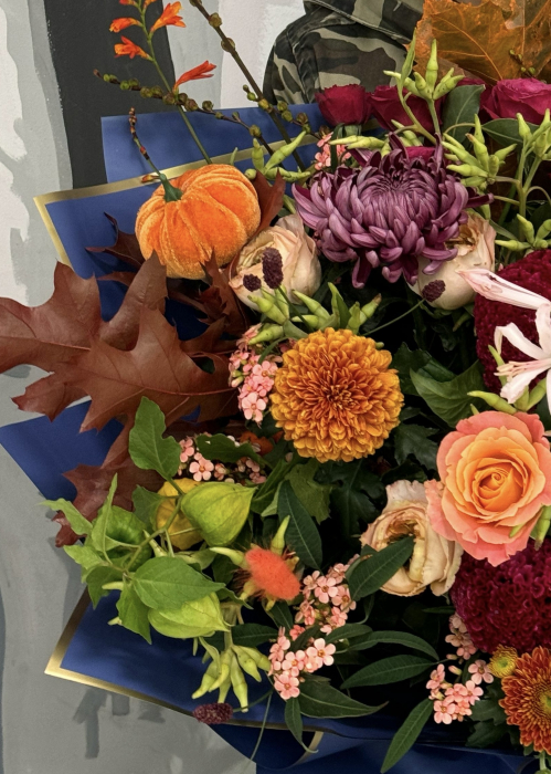 Buchet de toamna din crizanteme mov trandafiri dalii celosia nerina [2]