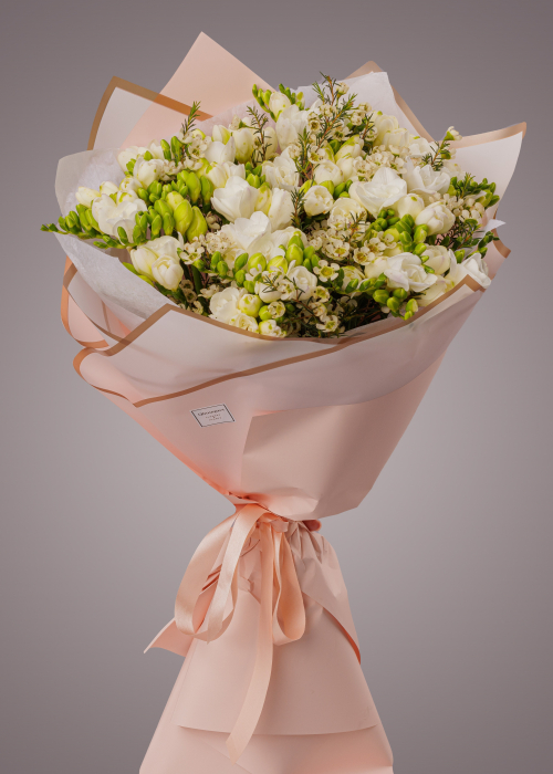 Buchet din frezii albe si wax [2]