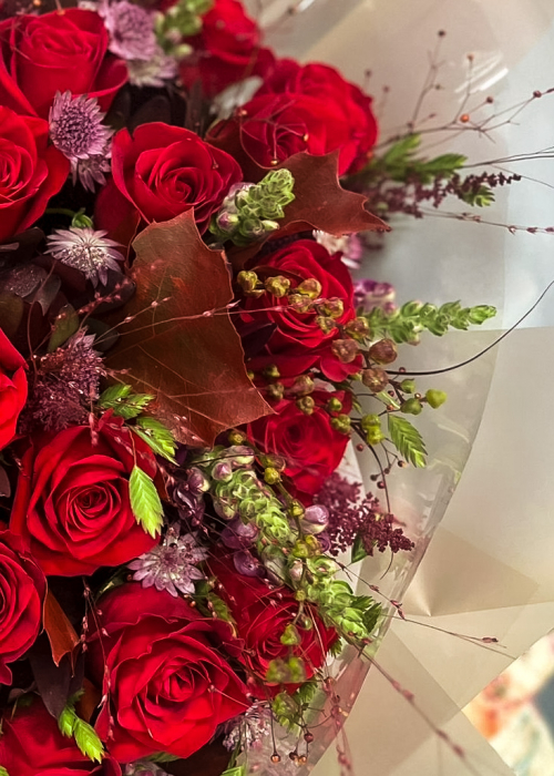 Buchet din trandafiri rosii LOVE [2]
