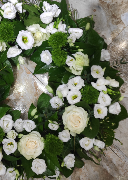 Coroana funerara din trandafiri albi [3]