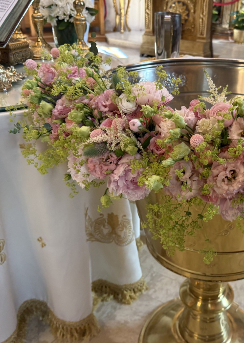 Decor cristelnita botez fetita cu flori naturale roz [2]