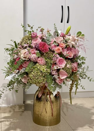 PREMIUM - Aranjament de lux din trandafiri de gradina parfumati si impresionanti