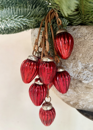 Aranjament de iarna rosu Amaryllis cu figurine si globuri [9]